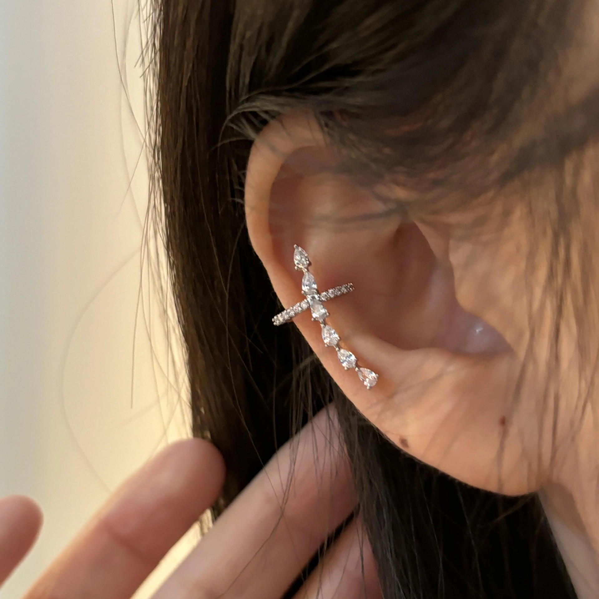 Nuovi Orecchini a Clip con Zir - Conch Earring Hoop recensione e prezzo