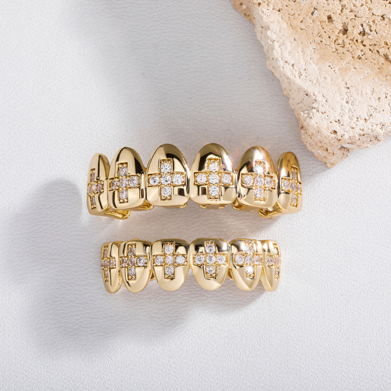 Nuovissimo Grillz per Denti in - Body Jewelry High End recensione e prezzo